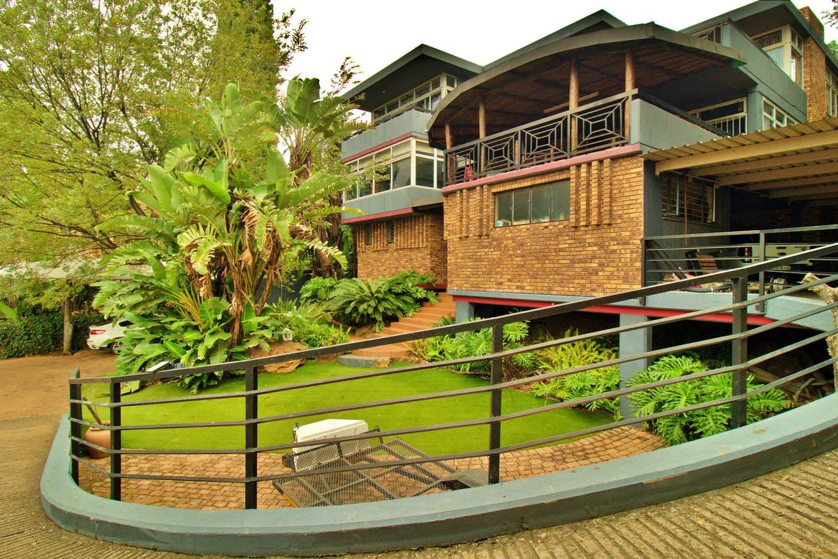 Triple Storey 6 Bedroom House, 4 Bathroom, 4 Garage House - Photo 4