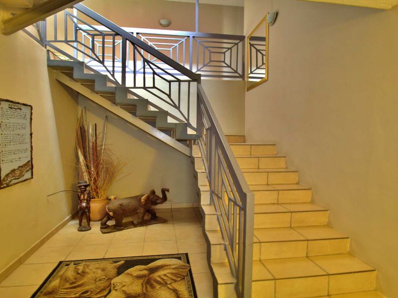 Triple Storey 6 Bedroom House, 4 Bathroom, 4 Garage House - Photo 8