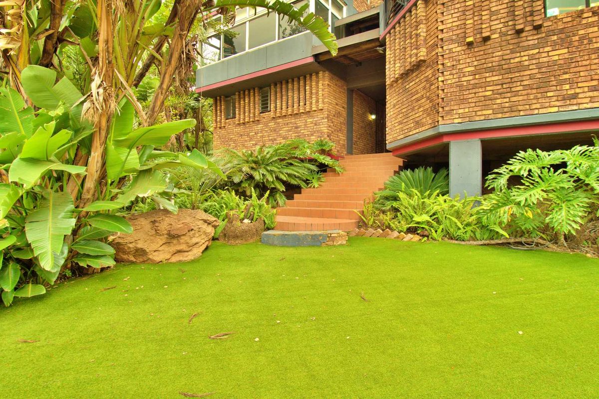 Triple Storey 6 Bedroom House, 4 Bathroom, 4 Garage House - Photo 2