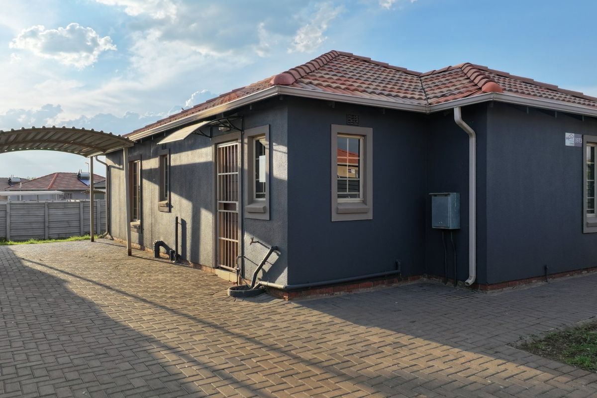 Spacious 3Bedroom House for Sale in Sky City - Photo 5