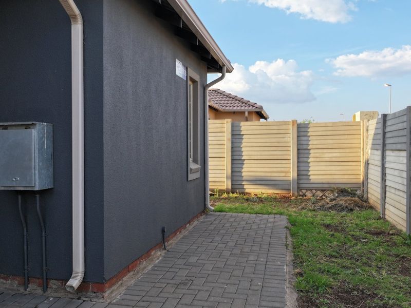 Spacious 3Bedroom House for Sale in Sky City - Photo 8