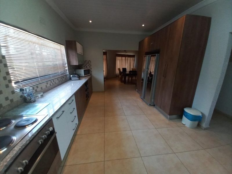 Serene and well finished farm in a very sought after area - Photo 9