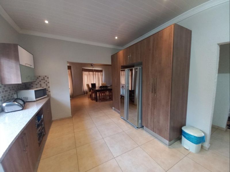 Serene and well finished farm in a very sought after area - Photo 8