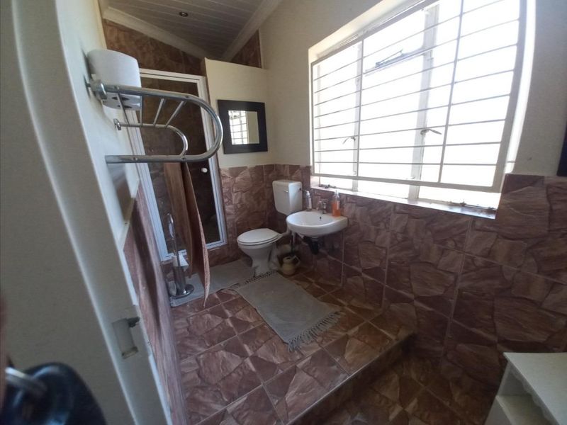 Serene and well finished farm in a very sought after area - Photo 6