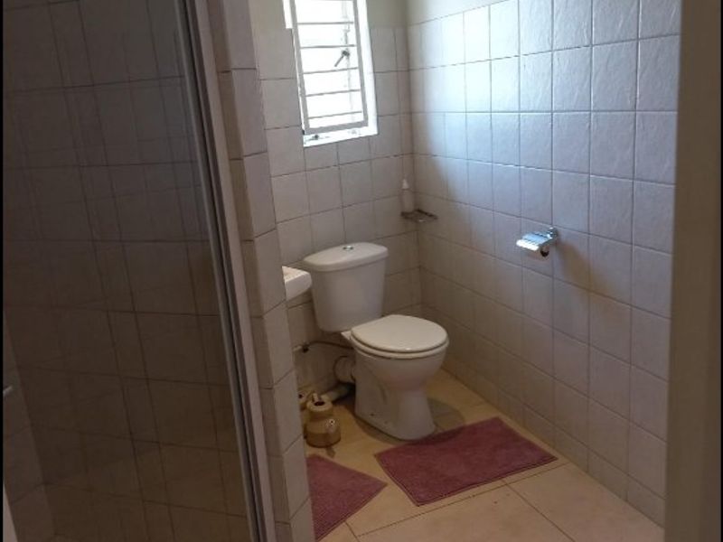 Serene and well finished farm in a very sought after area - Photo 5