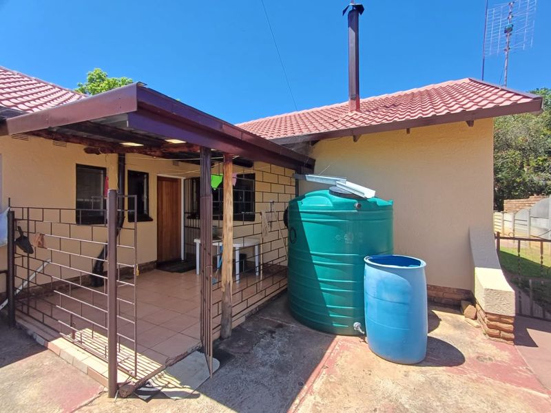 Charming Family Home for Sale in Meiringspark Ext 4, Klerksdorp - Photo 3