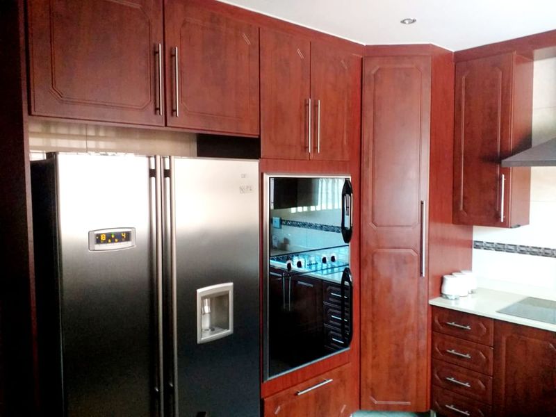 Luxurious 3 Bedroom Home with Underfloor Heating. - Photo 1