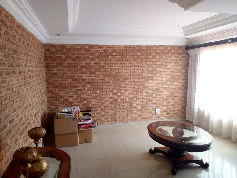 Luxurious 3 Bedroom Home with Underfloor Heating. - Photo 10