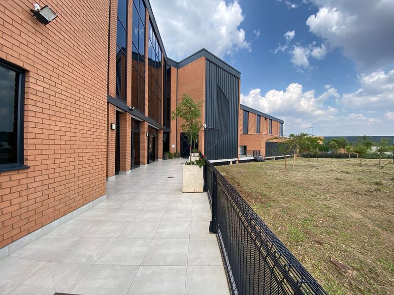 P-Grade Office Available In Waterkloof Ridge - Photo 9