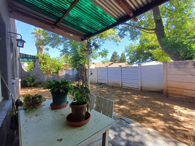 Modern 2-Bedroom Apartment for Sale in Declercqville, Klerksdorp - Photo 5