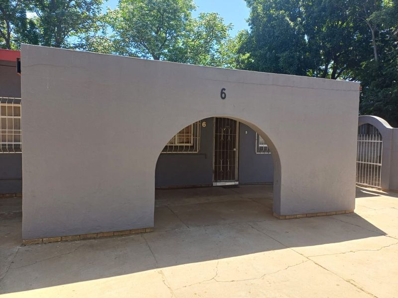 Modern 2-Bedroom Apartment for Sale in Declercqville, Klerksdorp - Photo 3