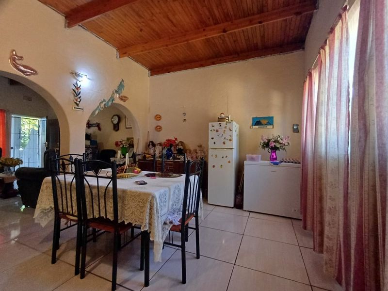 Modern 2-Bedroom Apartment for Sale in Declercqville, Klerksdorp - Photo 8