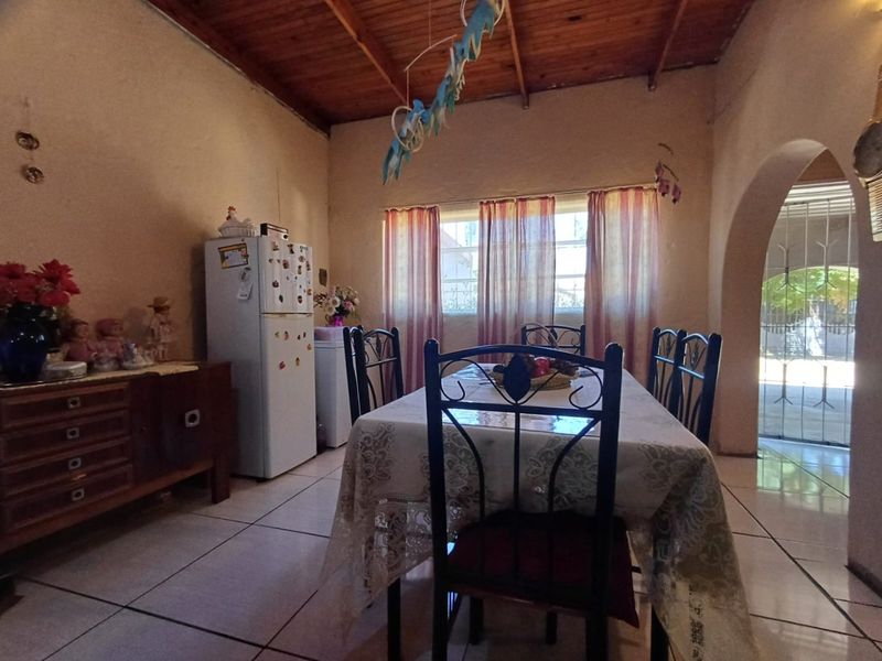 Modern 2-Bedroom Apartment for Sale in Declercqville, Klerksdorp - Photo 7