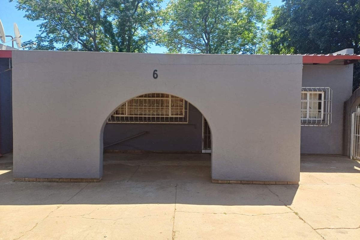 Modern 2-Bedroom Apartment for Sale in Declercqville, Klerksdorp - Photo 4