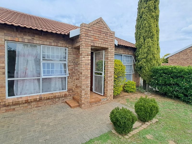 3 bedroom townhouse in Universitas - Photo 4