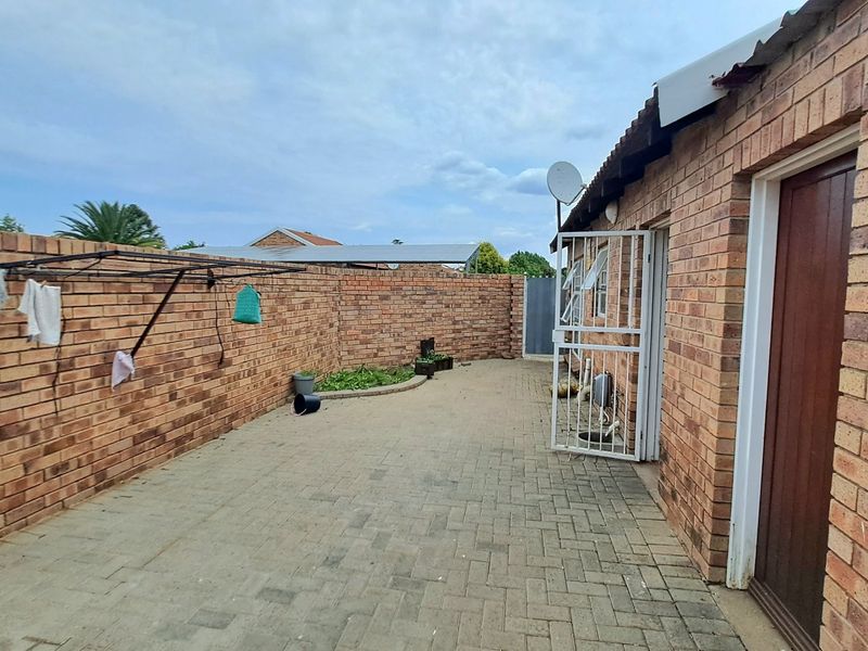 3 bedroom townhouse in Universitas - Photo 10