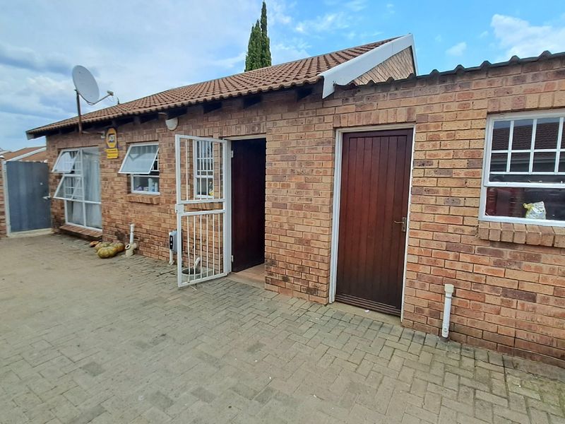 3 bedroom townhouse in Universitas - Photo 9