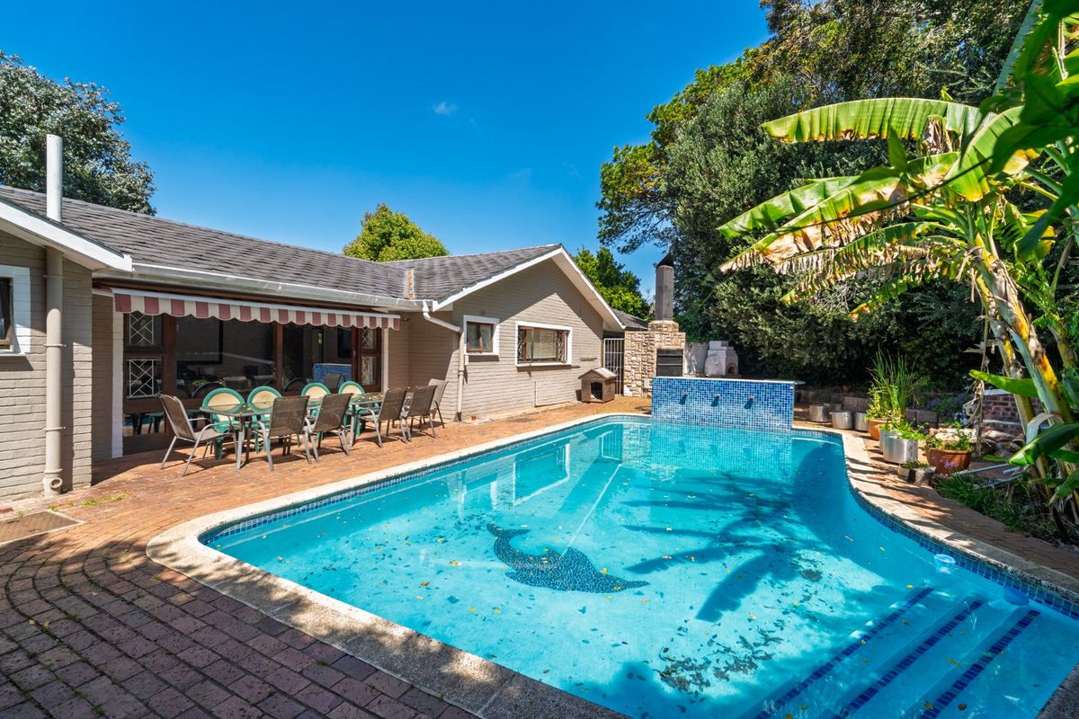 Prime Redevelopment or Renovation Opportunity | Trovato Estate, Upper Wynberg - Photo 2