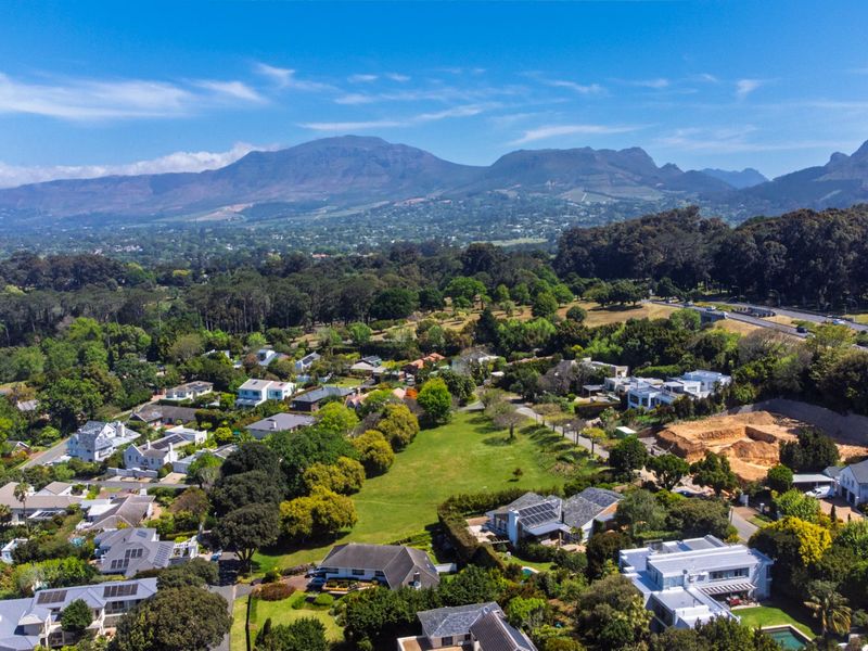 Prime Redevelopment or Renovation Opportunity | Trovato Estate, Upper Wynberg - Photo 1