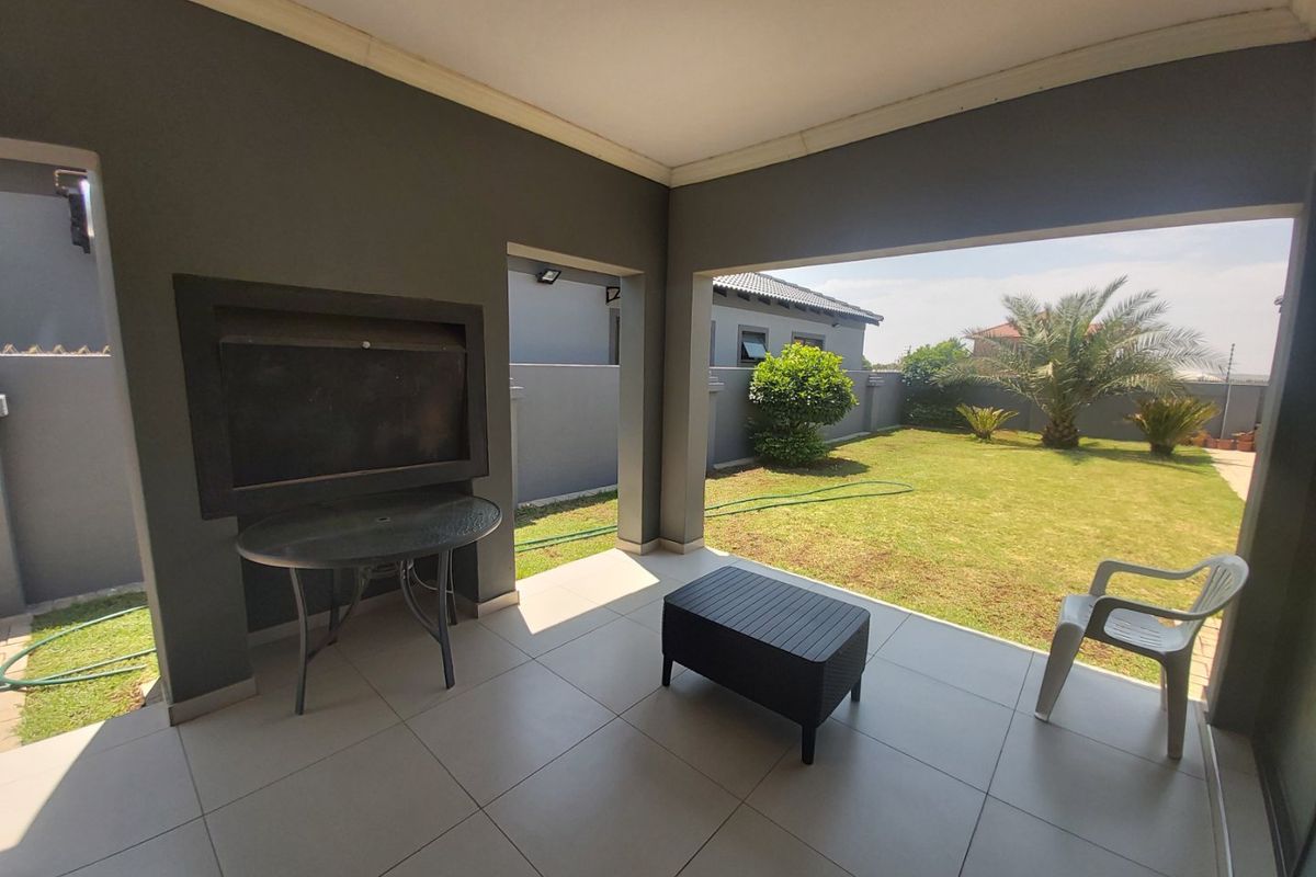 Neat Townhouse for sale in Flamwood. - Photo 5