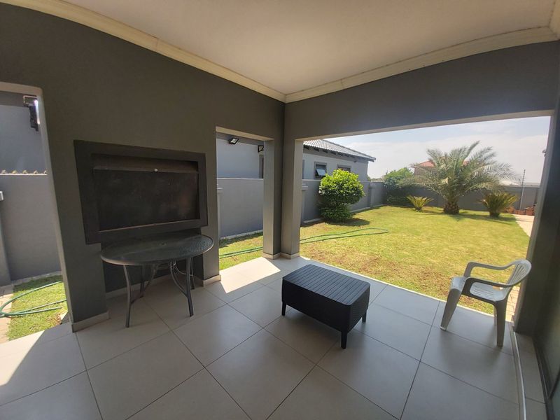 Neat Townhouse for sale in Flamwood. - Photo 5