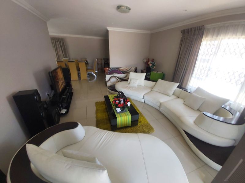 Neat Townhouse for sale in Flamwood. - Photo 9