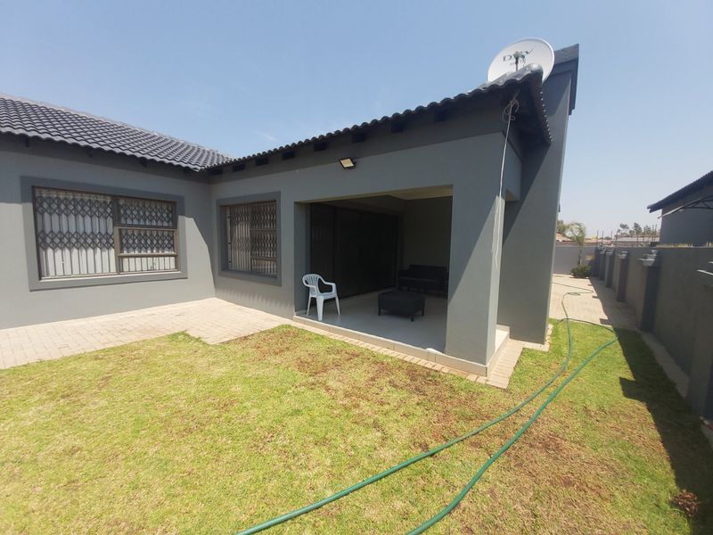 Neat Townhouse for sale in Flamwood. - Photo 7