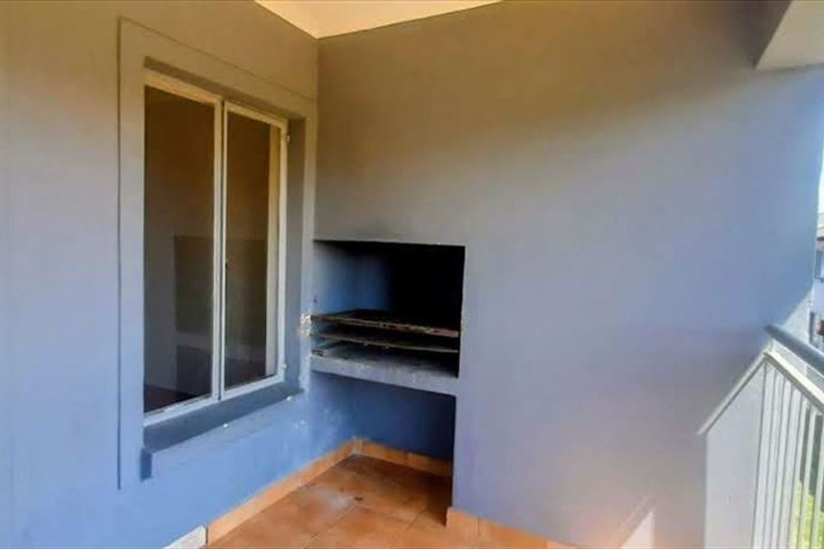 Charming 2-Bedroom Home with Pool and Modern Comforts - Photo 2