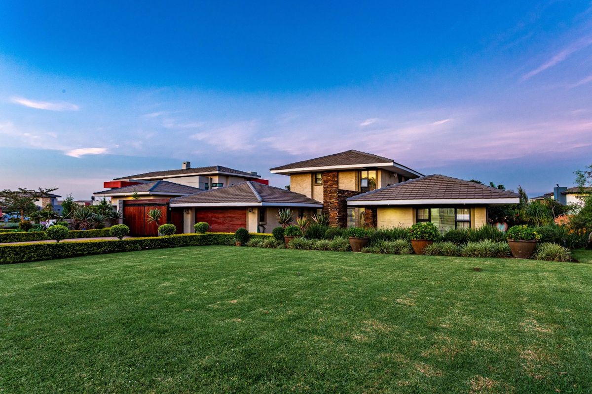 Beautiful 3 Bedroom Lombardy House - Photo 3