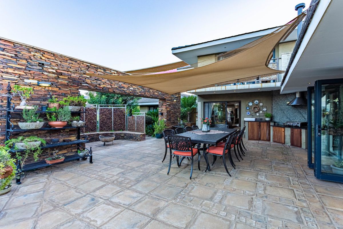 Beautiful 3 Bedroom Lombardy House - Photo 4