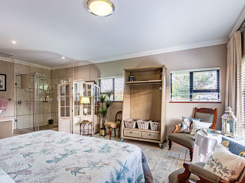 Beautiful 3 Bedroom Lombardy House - Photo 6