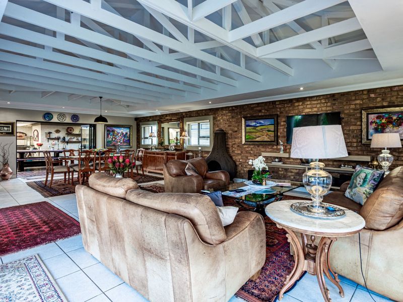 Beautiful 3 Bedroom Lombardy House - Photo 7