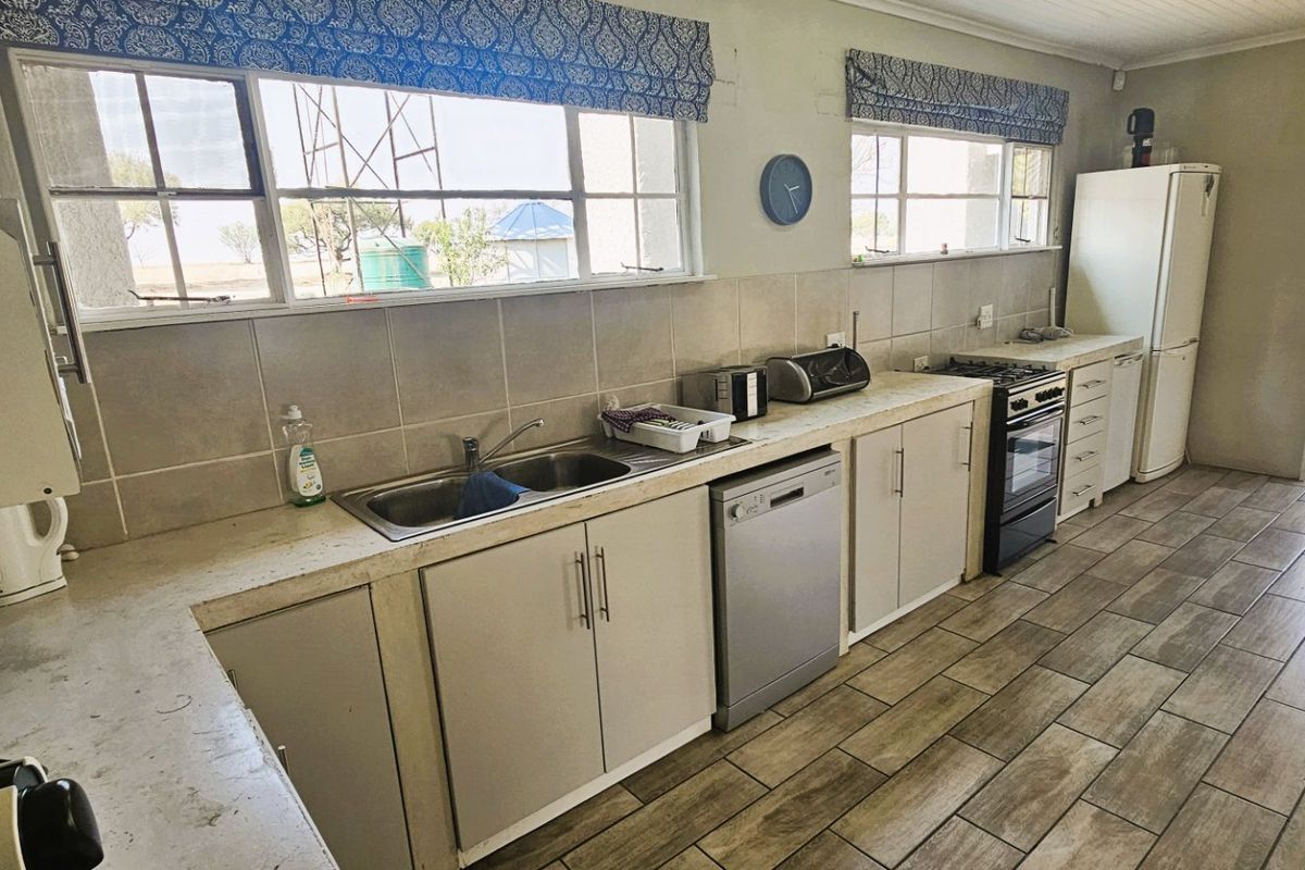 Waterfront Paradise Awaits You! - Photo 3