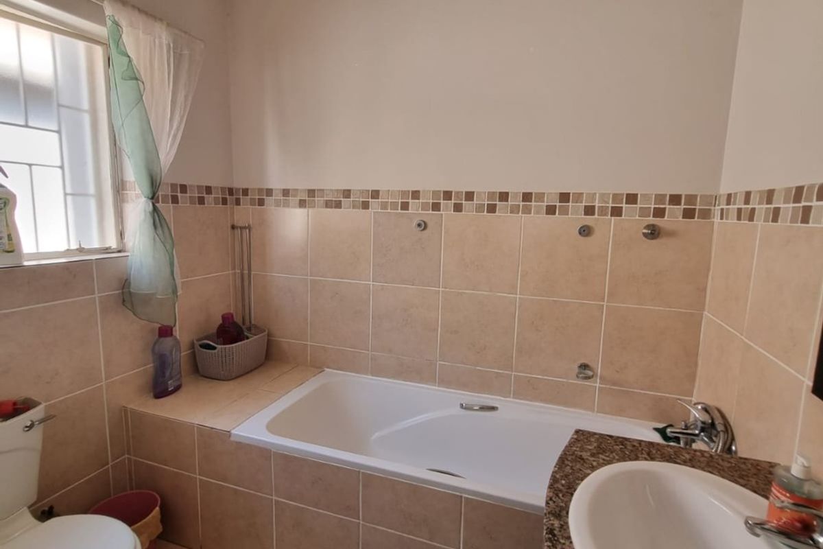 Modern Double-Storey Townhouse for Sale  - Photo 3