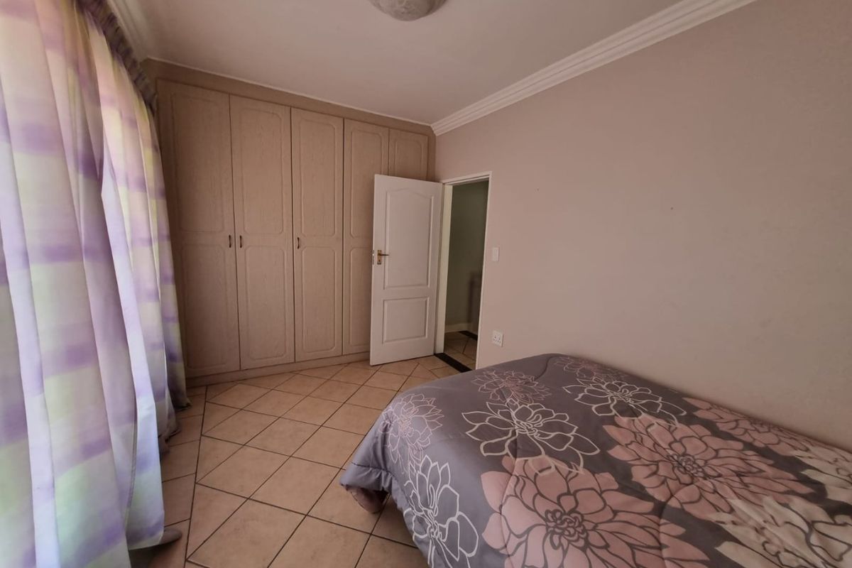 Modern Double-Storey Townhouse for Sale  - Photo 5