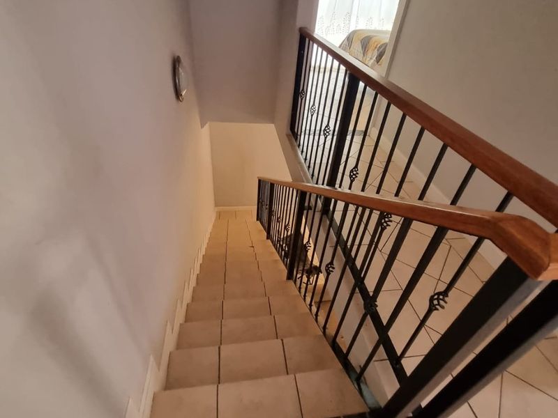 Modern Double-Storey Townhouse for Sale  - Photo 10