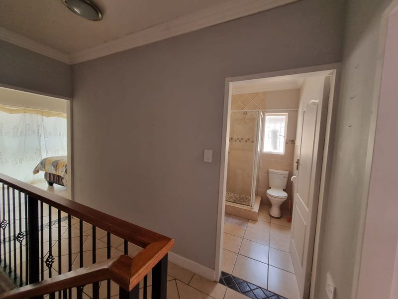 Modern Double-Storey Townhouse for Sale  - Photo 9