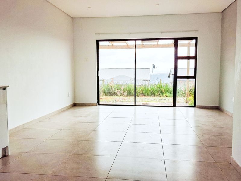 Modern. Neat. Popular. Cheap. Great for Investors. - Photo 3