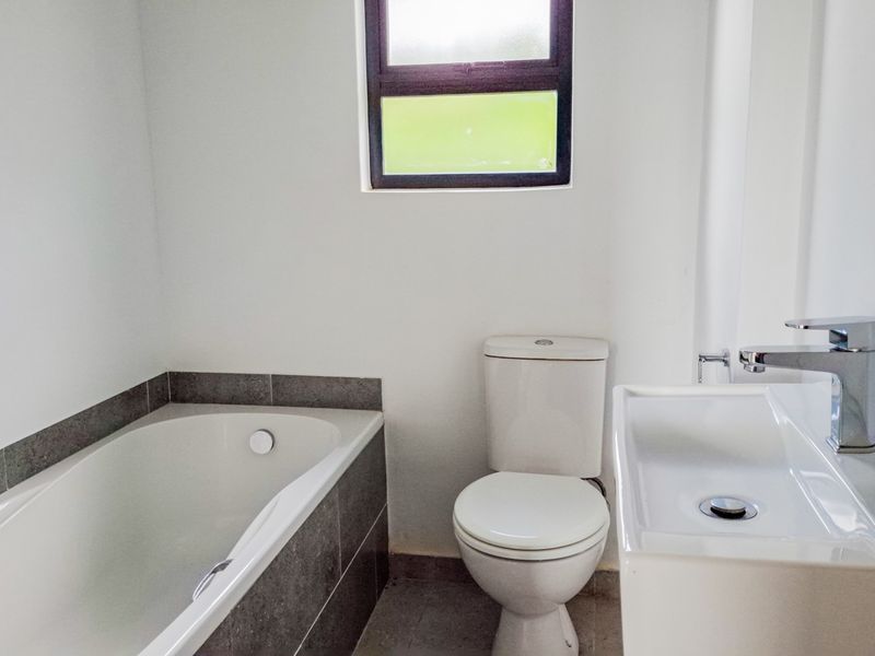 Modern. Neat. Popular. Cheap. Great for Investors. - Photo 8