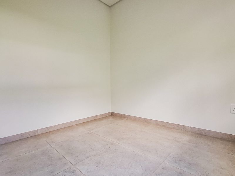 Modern. Neat. Popular. Cheap. Great for Investors. - Photo 10