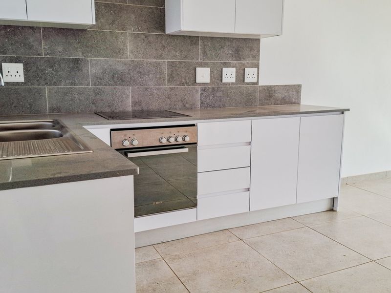 Modern. Neat. Popular. Cheap. Great for Investors. - Photo 4