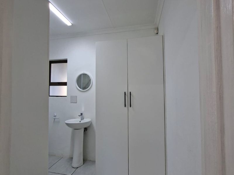 Introducing the epitome of urban living: our newly built 1-bedroom townhouse nestled in a gated community, offering peace of mind and security. Experience modern comfort and style in a tranquil environment. Discover your sanctuary today! - Photo 7