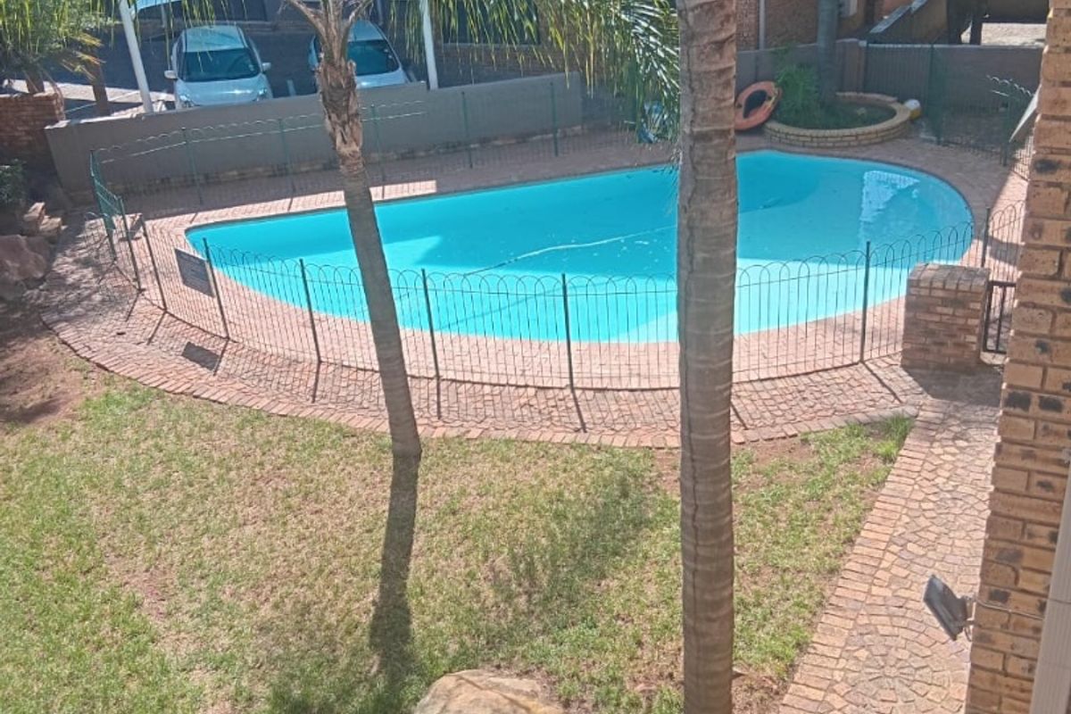 Divine Luxury with a Beautiful View For Sale in Mulbarton.  - Photo 3