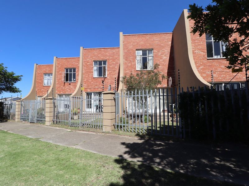 RIGHT PRICE, RIGHT ADDRESS!!! - Photo 2