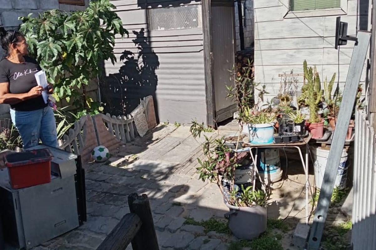 Cozy 3 bedroom family home, 10 minuts from the Stellenbosch arterial. Close to Airport mall - Photo 3