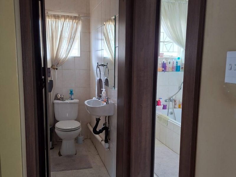 3 Bedroom Family Home with spacious 1 Bedroom Flat for sale in Flimieda - Photo 8