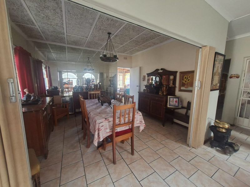 3 Bedroom Family Home with 2 Flats for sale in La Hoff - Photo 3
