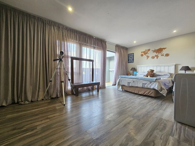 INVESTMENT PROPERTY:  ULTRA-MODERN BOUTIQUE HOME WITH 3 BEDROOMS AND 4 SECURE PARKINGS - Photo 5