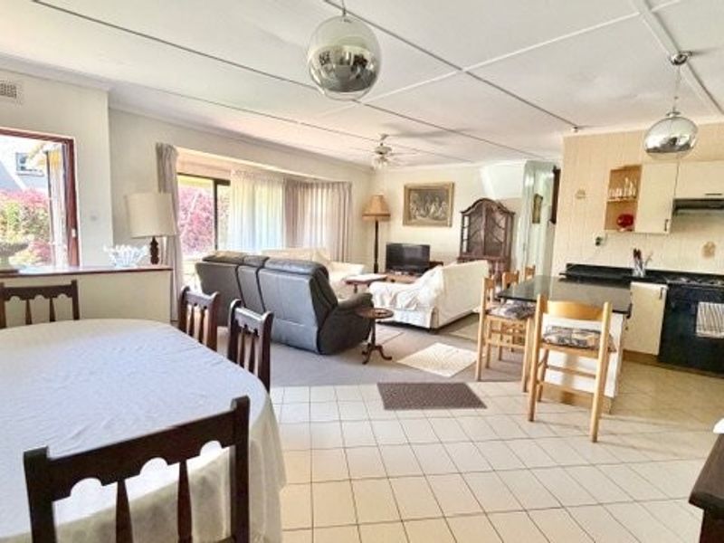 Spacious and Immaculate Townhouse in a Sought-After Uvongo Complex - Photo 6