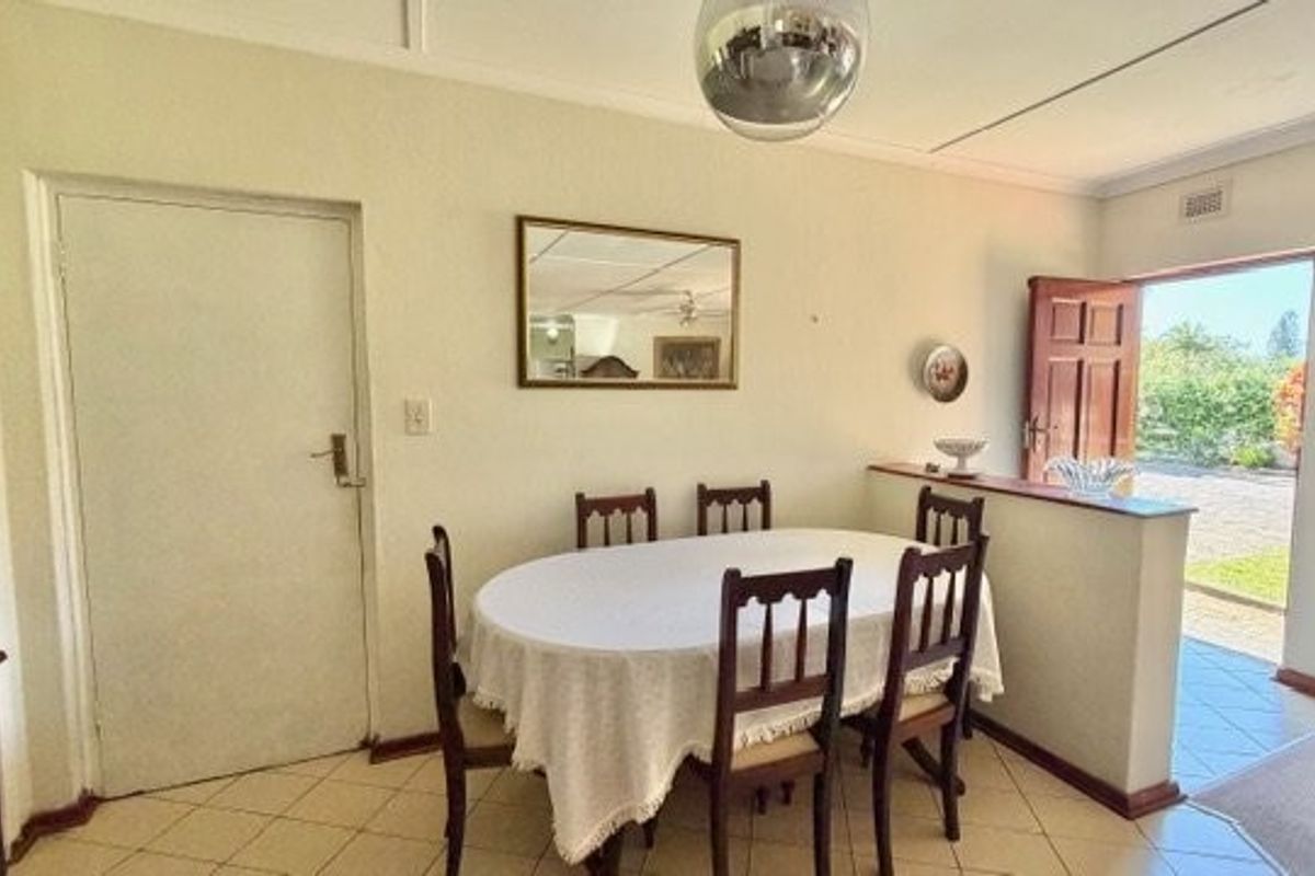 Spacious and Immaculate Townhouse in a Sought-After Uvongo Complex - Photo 4